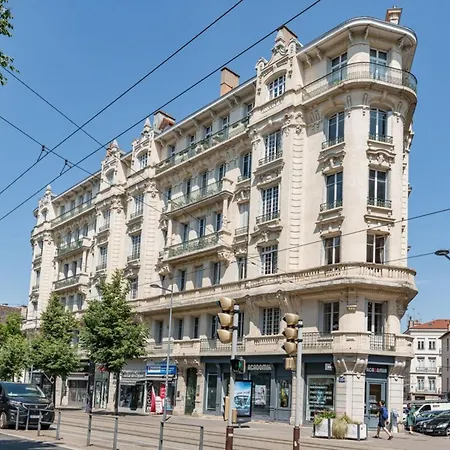 Beige Hospitalite - Bella -hypercentre - Luxe * Saint-Etienne (Loire)